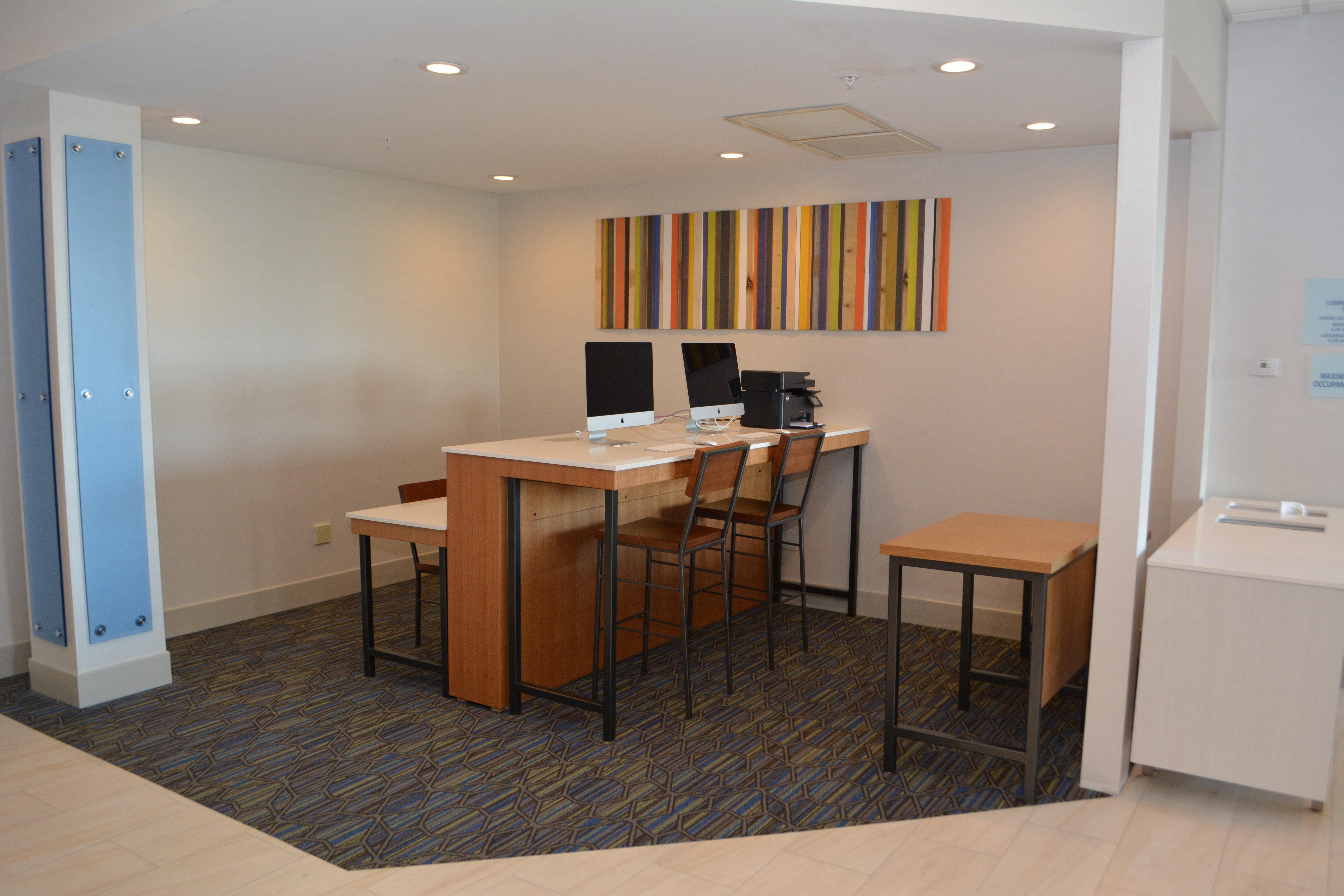 Holiday Inn Express & Suites Waterville - North By Ihg Екстер'єр фото