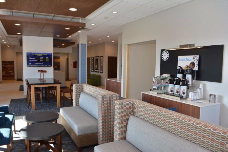 Holiday Inn Express & Suites Waterville - North By Ihg Екстер'єр фото