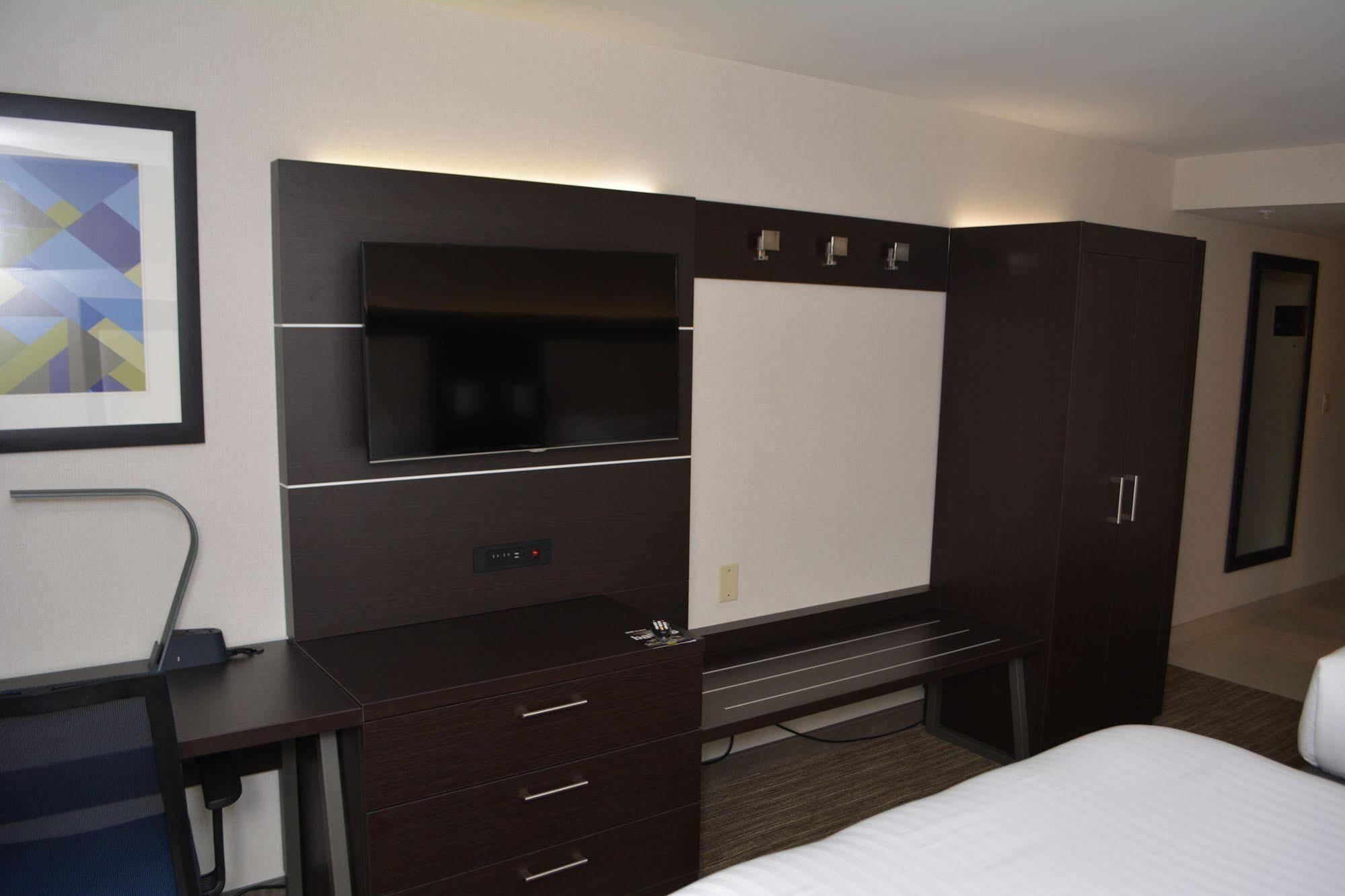 Holiday Inn Express & Suites Waterville - North By Ihg Екстер'єр фото